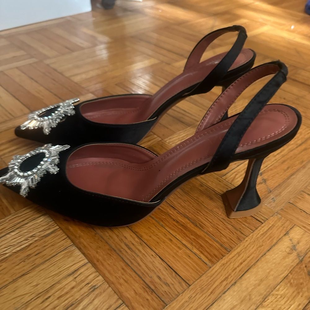 Elegant Black Slingback Heels with Crystal Embellishment - Picture 2 of 6